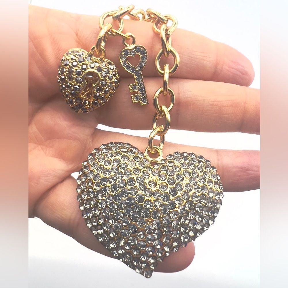 Cara New York Gold bagcharm or keychain. - Picture 8 of 9